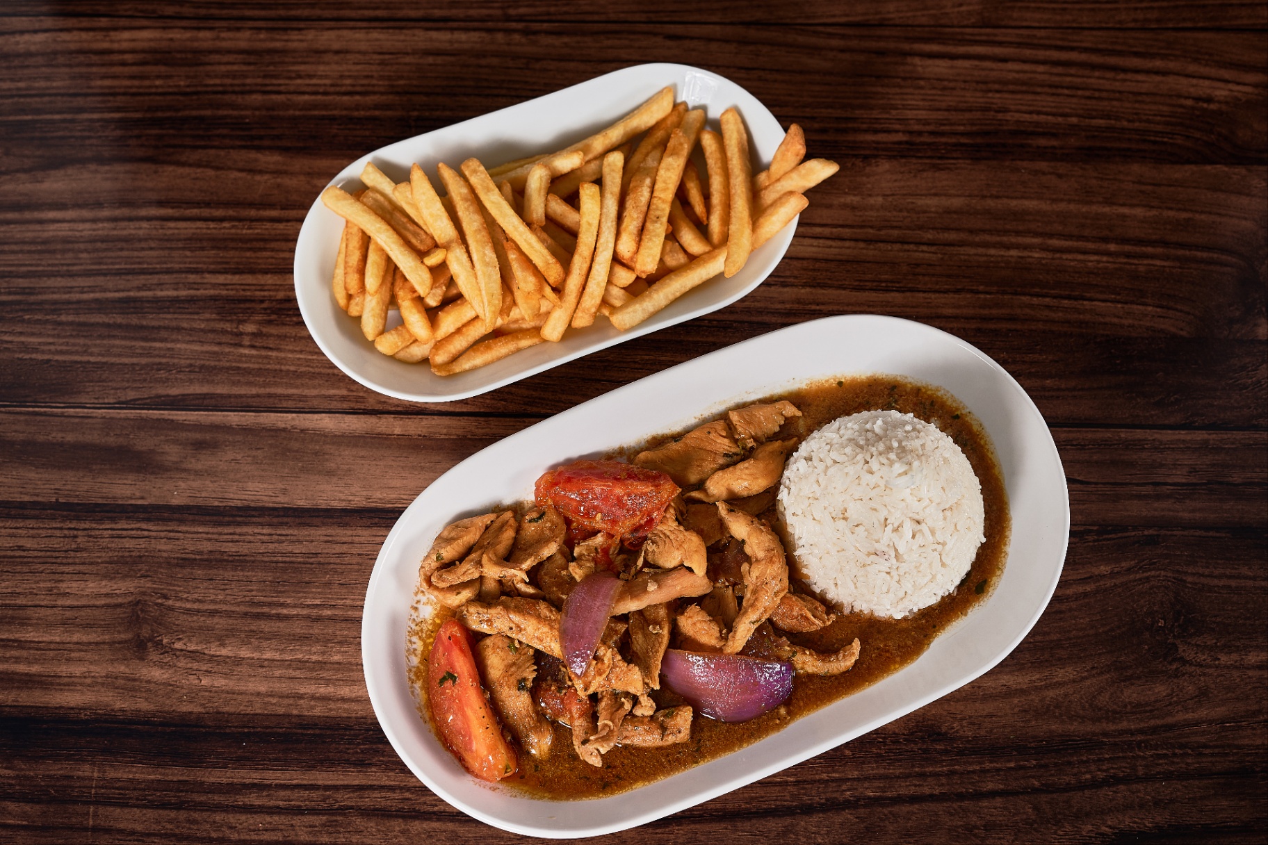 Pollo saltado